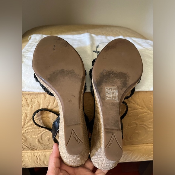 Pre-owned timeless Prada wedges, size 40 - Picture 9 of 11